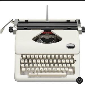 Remington Cream and Black Manual Typewriter